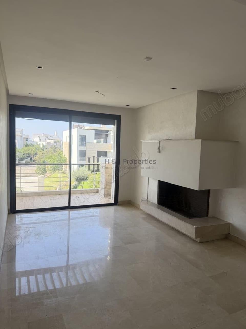 T3 vide 92m² – 2 chambres – terrasse