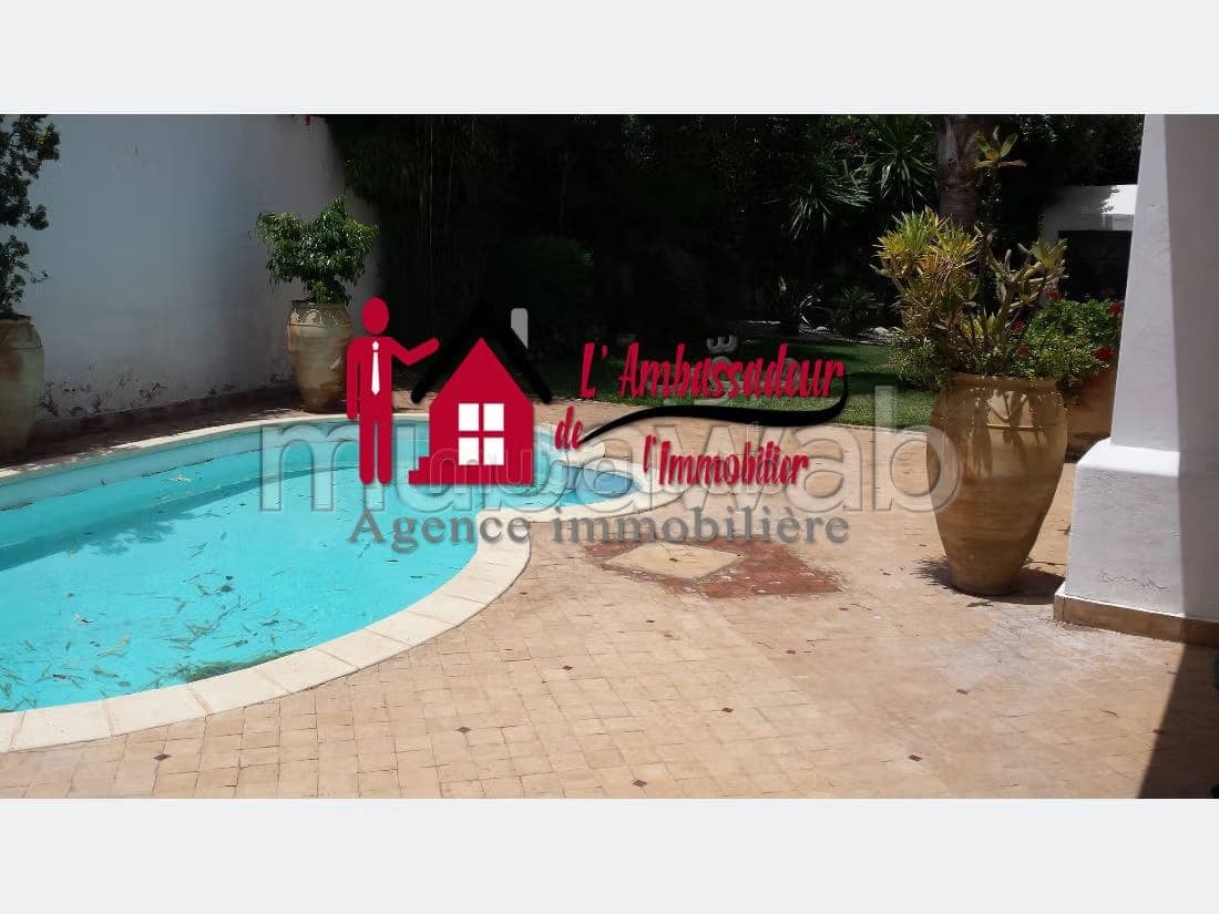 Villa of 545 m2 in secured residence Ain Diab
