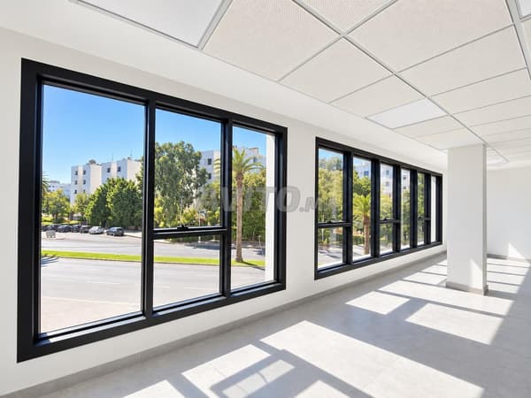 PLATEAU DE BUREAU NEUF 75 M² BD GHANDI