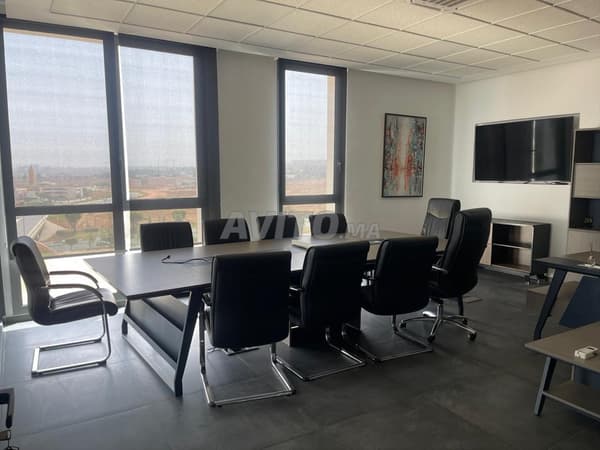 Plateau de bureau meublé à louer – Sidi Maarouf
