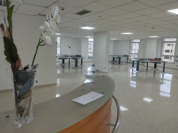 مكتب للكراء بشارع غاندي، عمارة مهنية