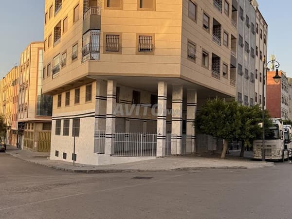 Local Commercial 500 m2 à louer