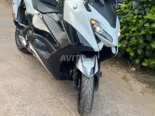 Tmax 560 Black