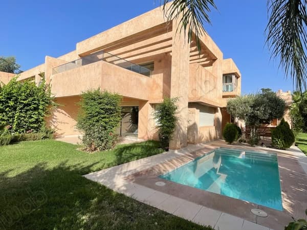 Villa de Standing avec Piscine Privée – Boulevard Mohammed VI
