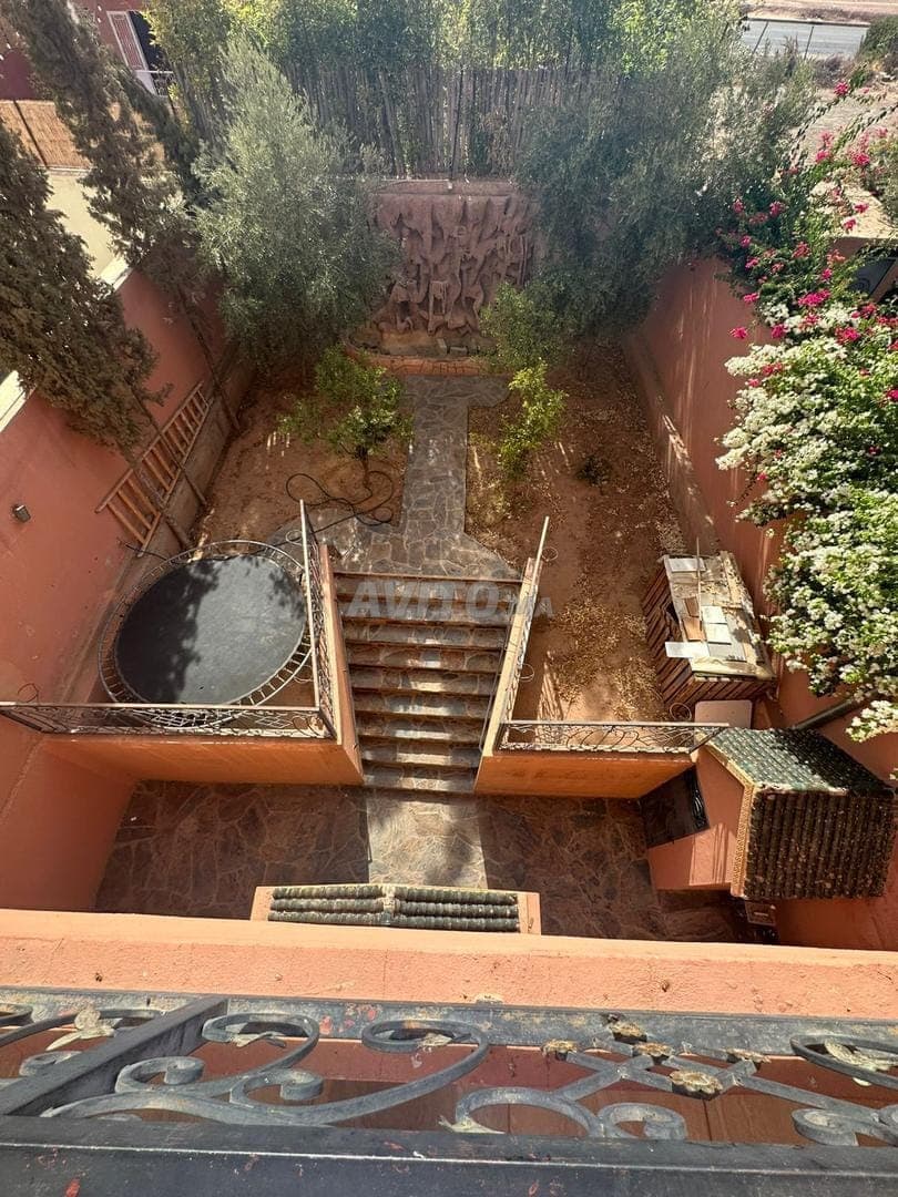 MAGNIFIQUE VILLA FAMILIALE À VENDRE – ABWAB GUELIZ
