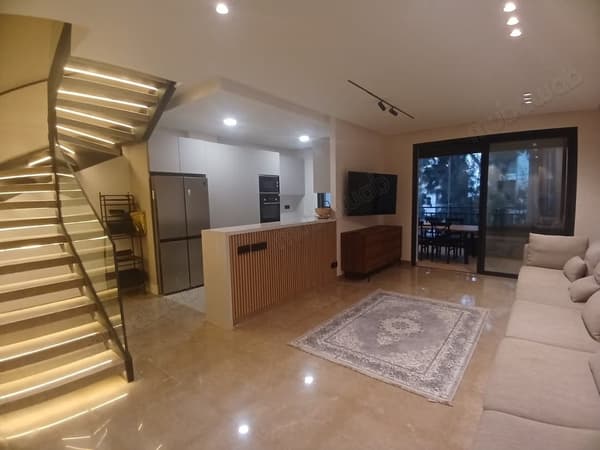 Très bel appartement en location à Souissi. 2 chambres agréables. Salon typique marocain…
