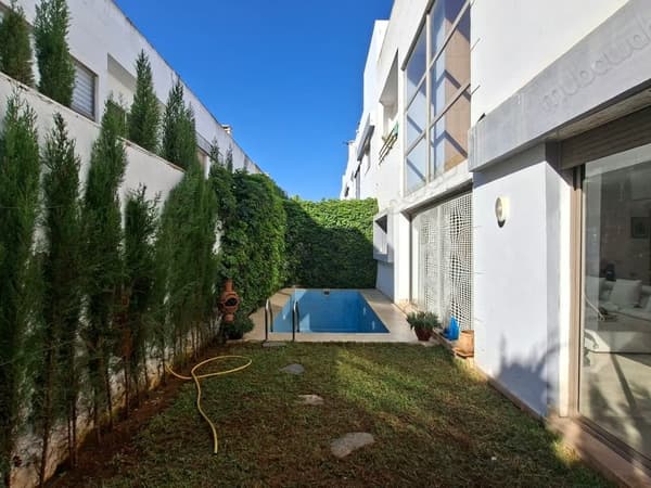 Villa 6 chambres 300 m² Bouskoura proche BoVillage