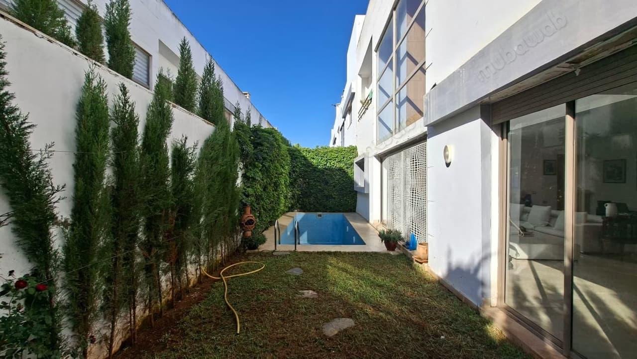 Villa 6 chambres 300 m² Bouskoura proche BoVillage