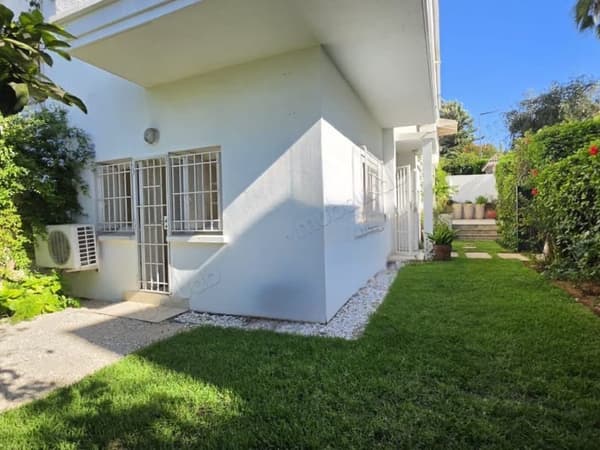 Somptueuse villa à louer en Hassan Centre Ville. Surface de 240 m². Tout confort avec…