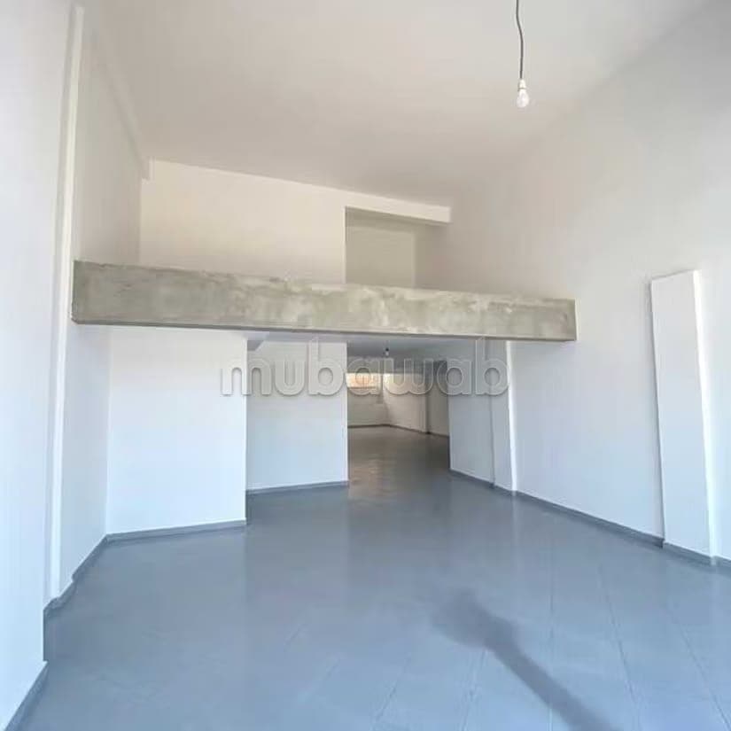 Local commercial à Louer de 175.0 m² à Dar Bouazza, Errahma