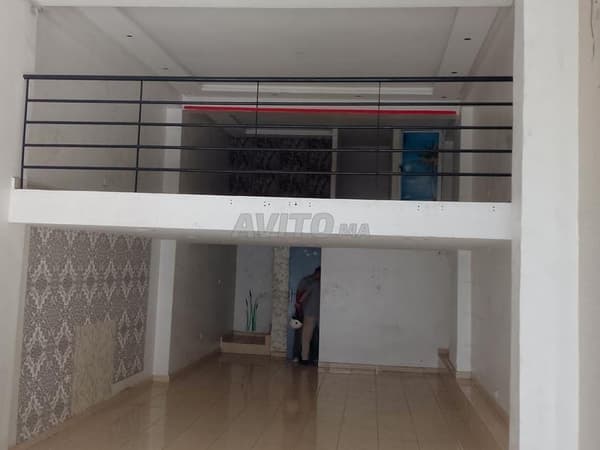 Magasin aménagé à Palmier très passante