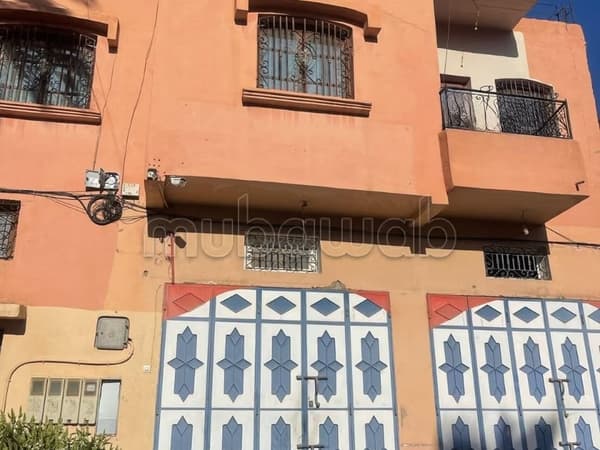 Maison Commerciale à Vendre