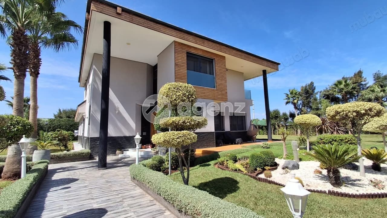 Villa te Koop 6 000 m², 3 Slaapkamers Bouskoura Bouskoura