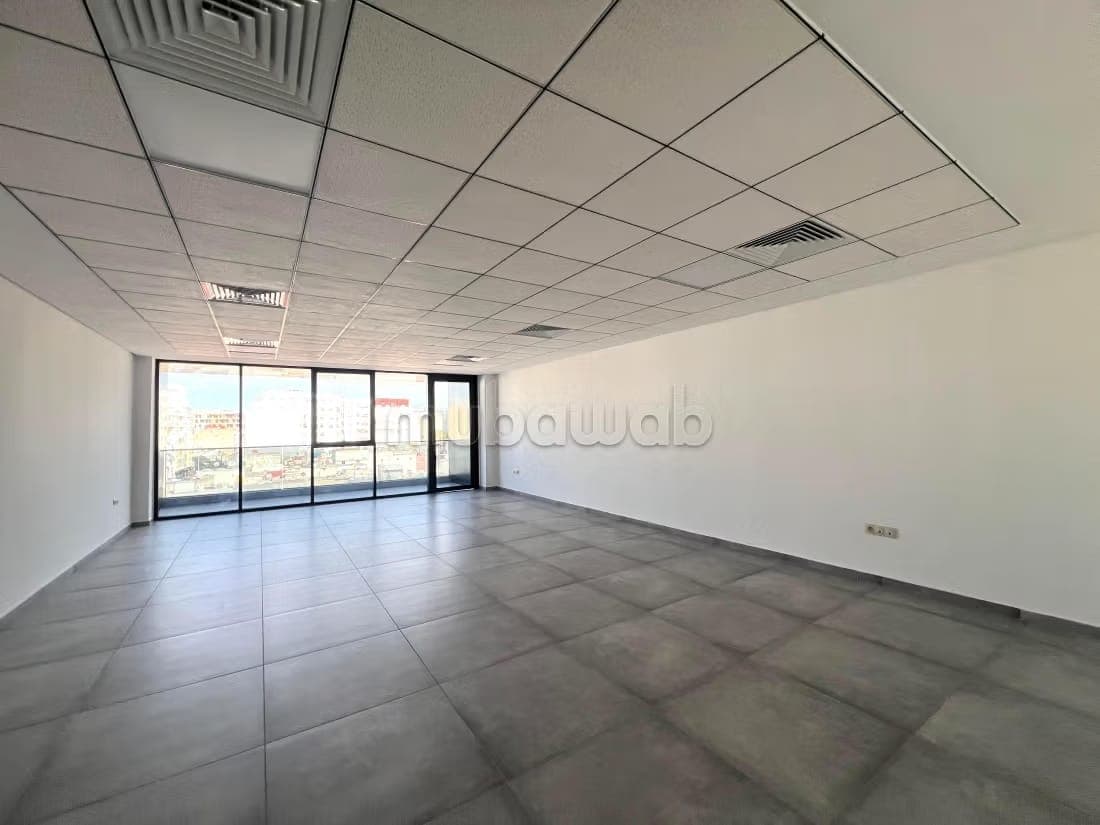 Bureau équipé de 72m2 au quartier des Hopitaux