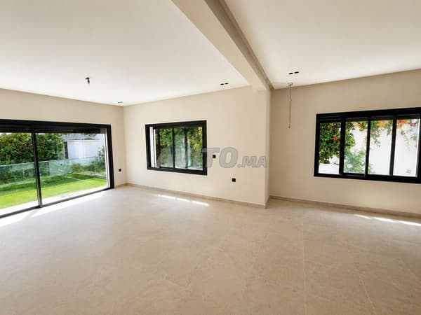 Villa 1200 m à Hay Riad
