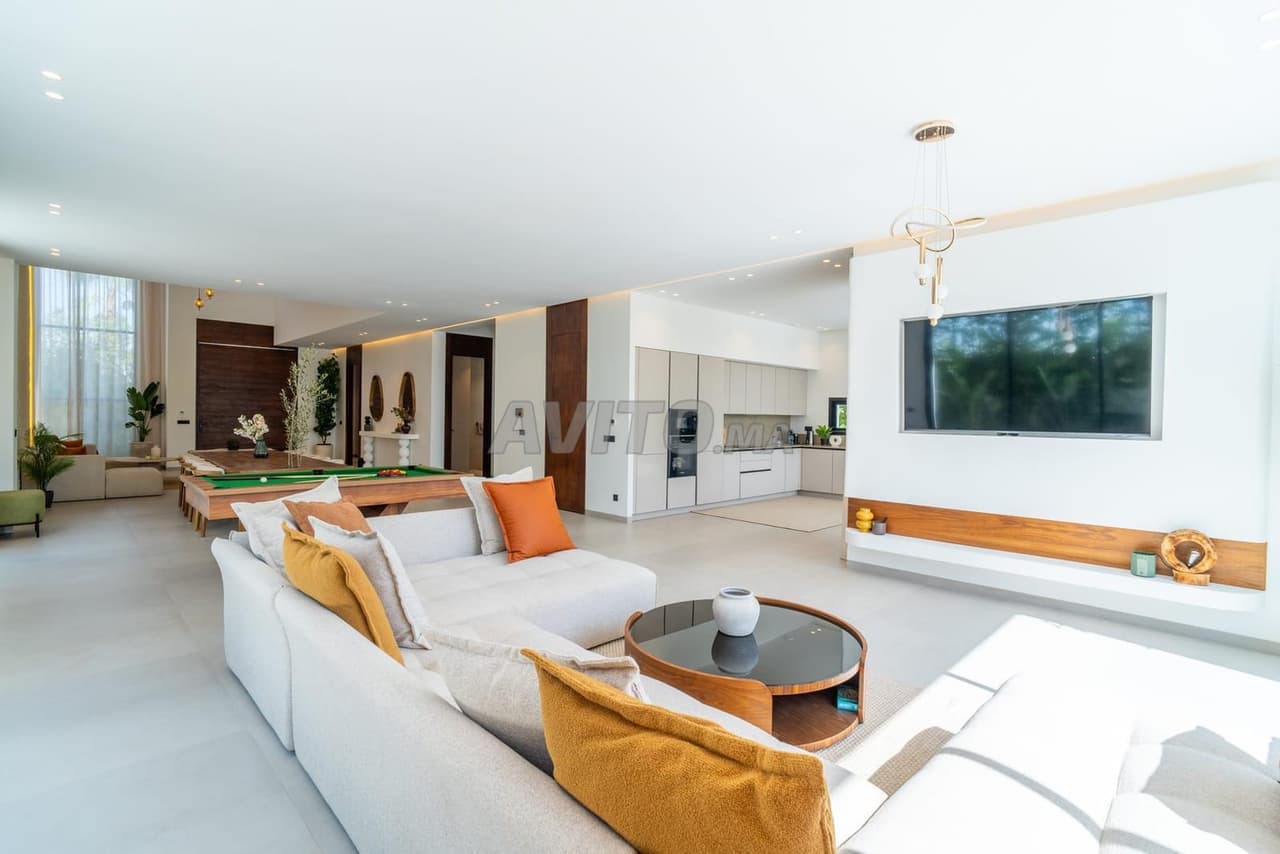 Magnifica villa nuova in una residenza sorvegliata