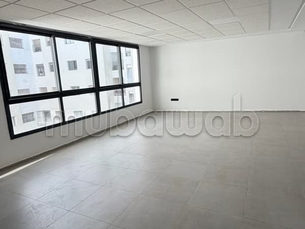 Bureaux en location à Avenue Tarik bnou Ziad, Abbadi. Superficie 61 m². Résidence…