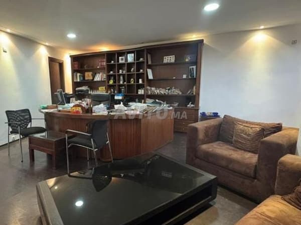 KANTOOR 93m2 LUXE INGERICHT MERS SULTAN