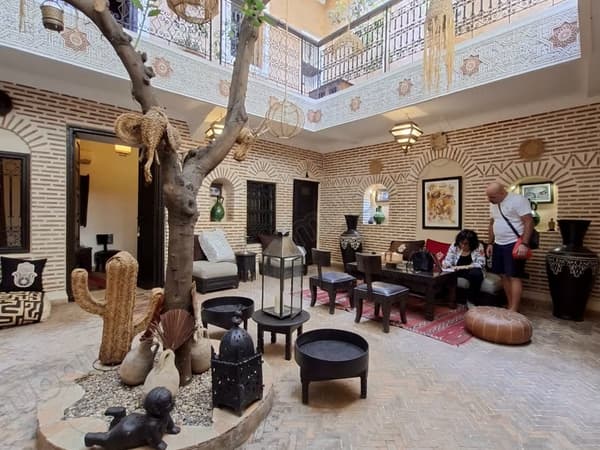 RIAD ZITOUN – في قلب medina مراكش، رياض استثنائي بتسع أجنحة – Titre…