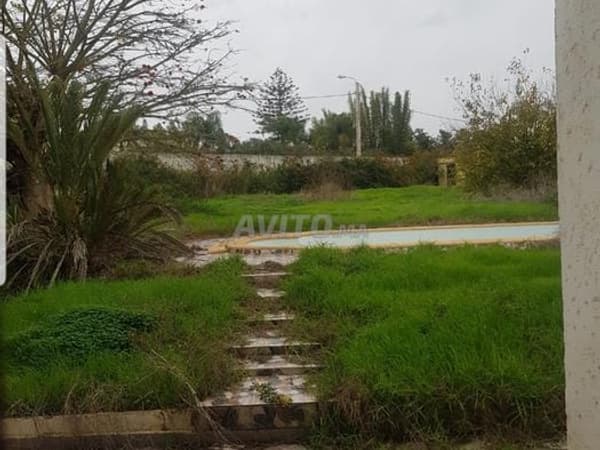Villa à vendre titrée 2020 m² लॉनिप सुइसि