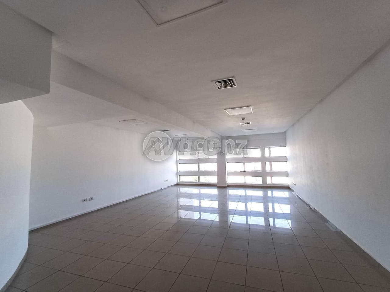 CMN-SI-2106 - Bureau à vendre à Foncière