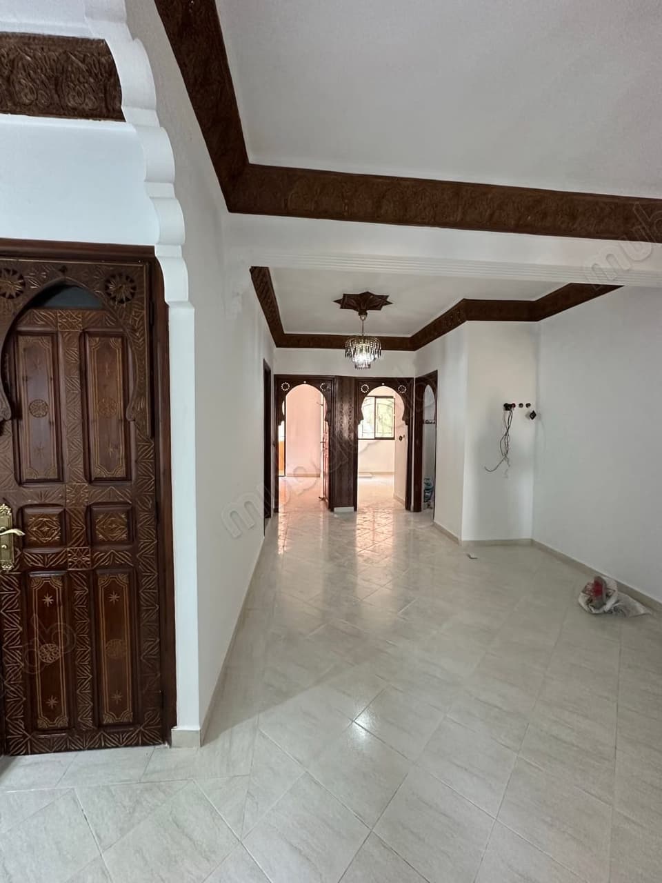 Très bel appartement 3 chambre vide à Rouidat. 100 mètre