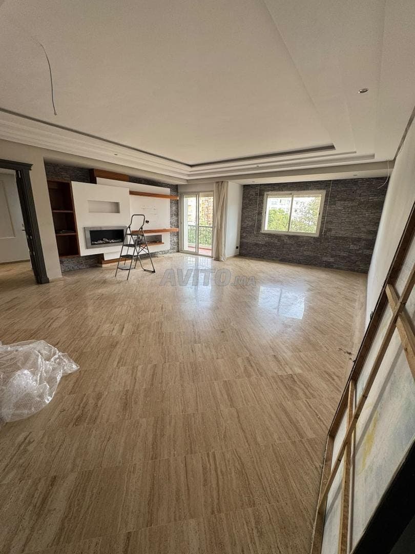 3 Bedroom Apartment for Sale in Racine Neighbourhood