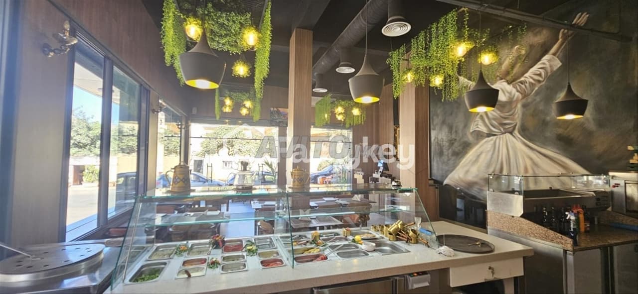 Local commercial de 230 m² à Casablanca
