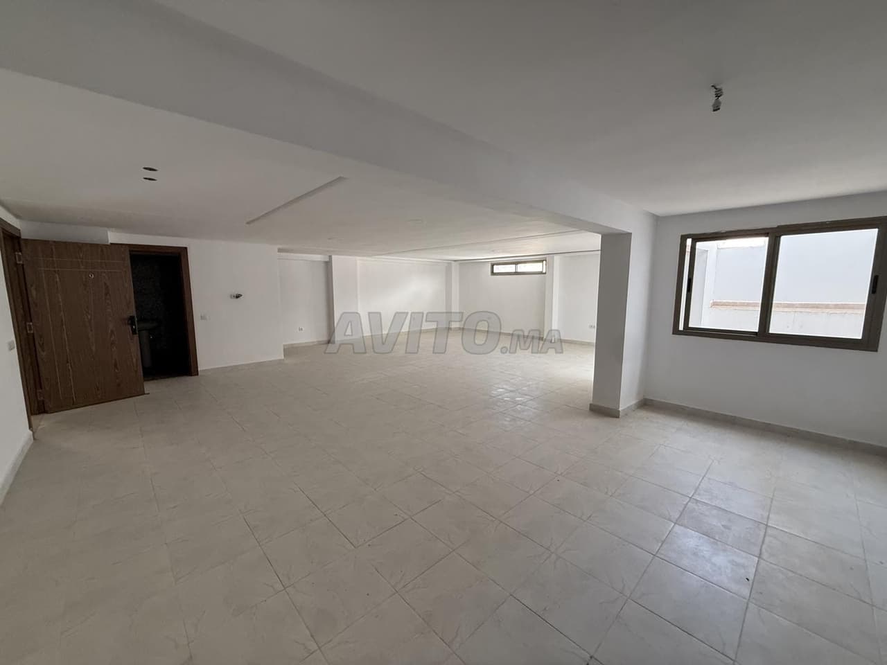Spacieux bureau de 97 m² à louer avec terrasse