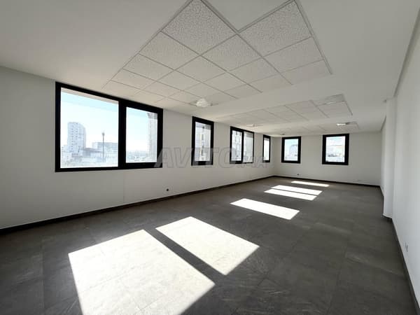 Neues Büroetage zur Miete in CFC