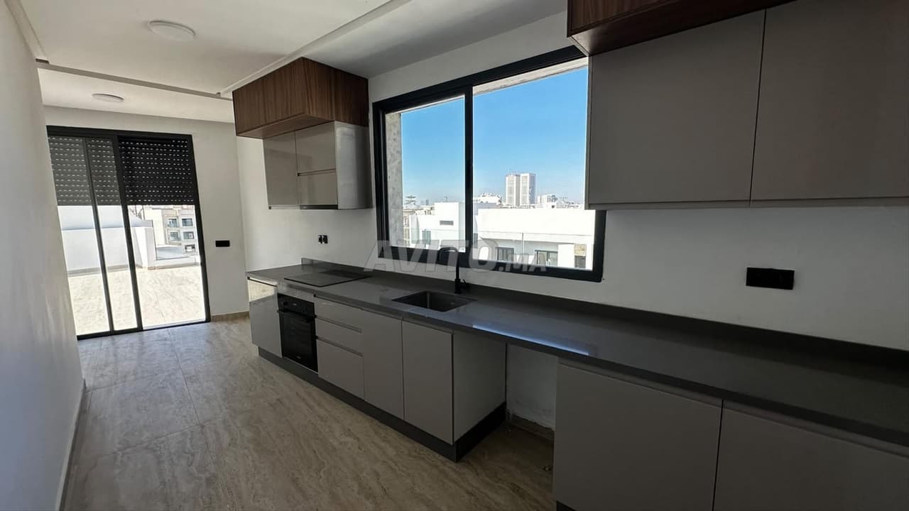 Nieuw appartement met grote dakterras bij Palmier