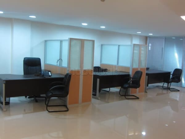 Location de bureaux à Sidi Belyout. Surface totale 167 m²