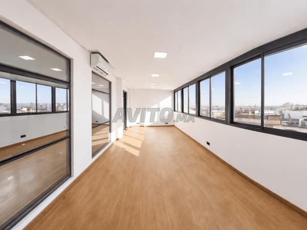 Bureau 95 m² n°156 à louer 7 bd Abdelmoumen Casa