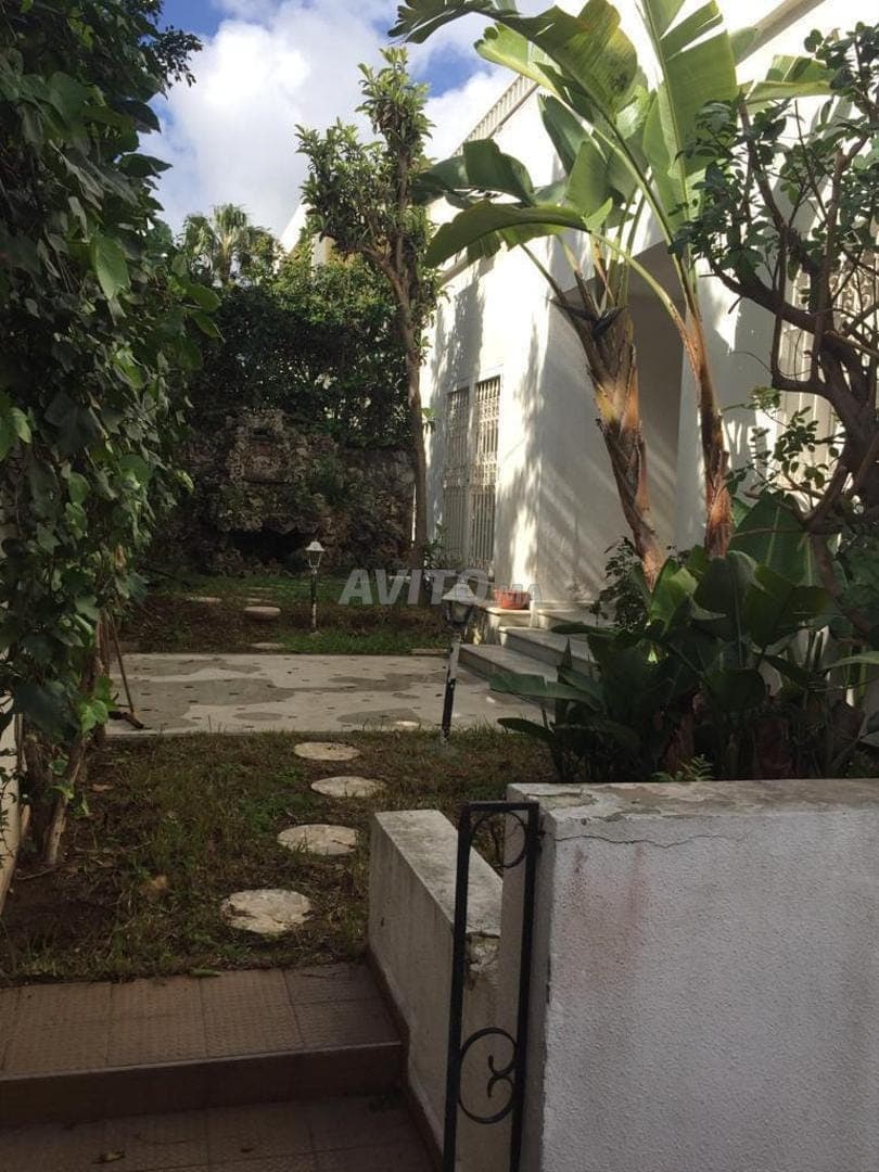 A vendre villa commerciale bvd ibnou sina