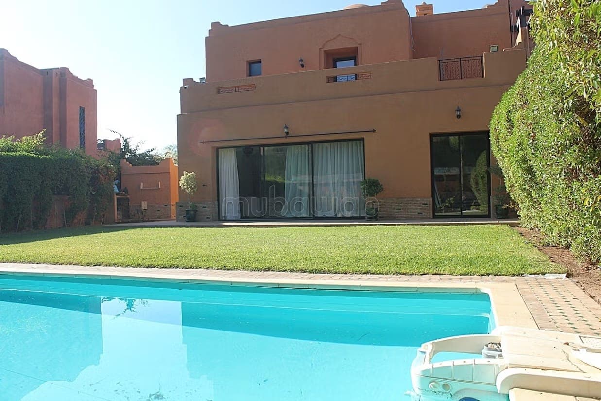 Superbe villa de trois chambres a Louer meublée