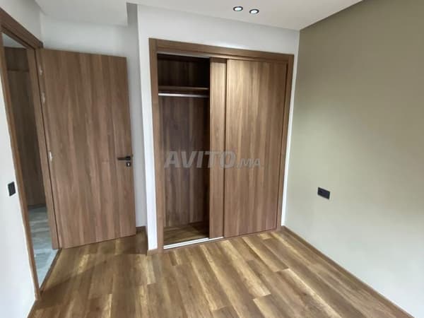 STUDIO VIDE À LOUER QUARTIER LES HÔPITAUX