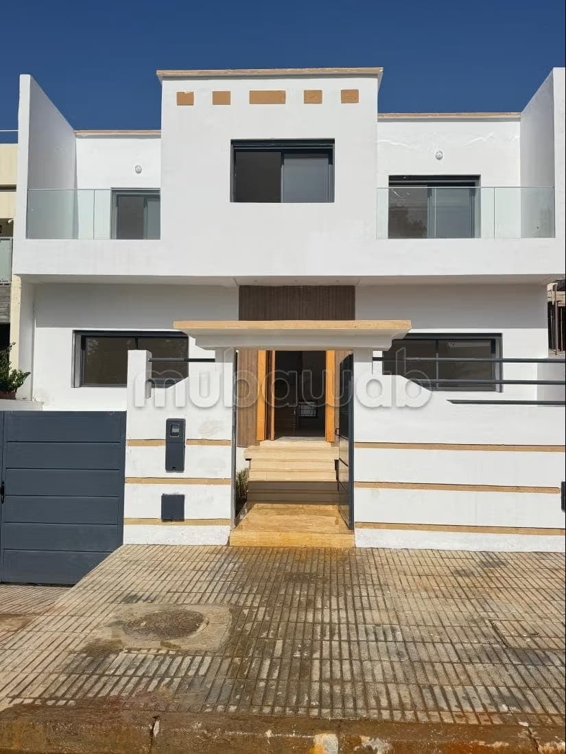 Stunning villa for sale in Maamora. 7 rooms. Windows with double glazing and reinforced door