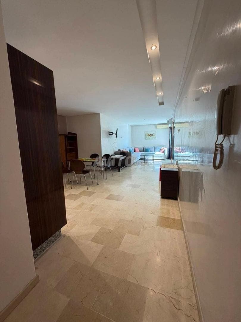 Studio bien meublé rue sur Socrate