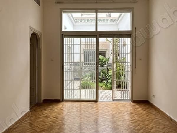 Prachtige villa te huur in Riyad. 8 kamers. Terras en tuin