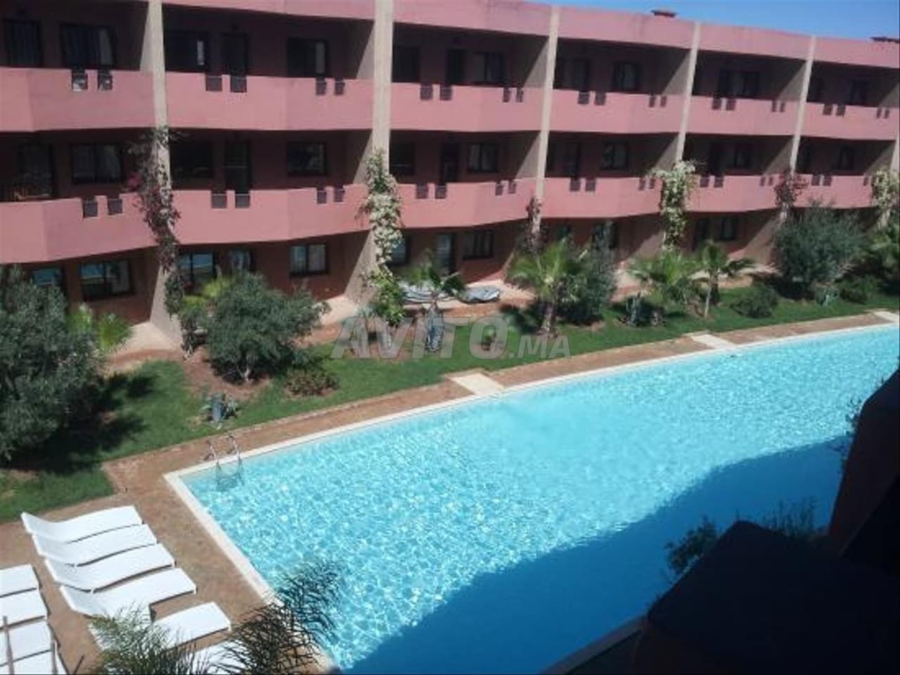 Appartement meublé terrasse résidence piscine route Casa