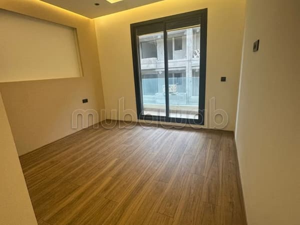 Brand new unfurnished apartment, Ferme Bretonne