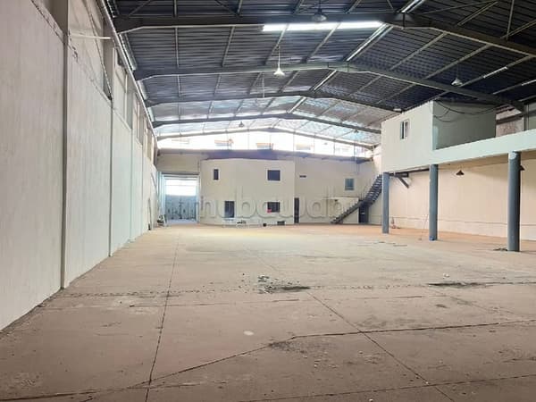 Hangar Dépôt/Entrepôt À Louer Quartier Industriel