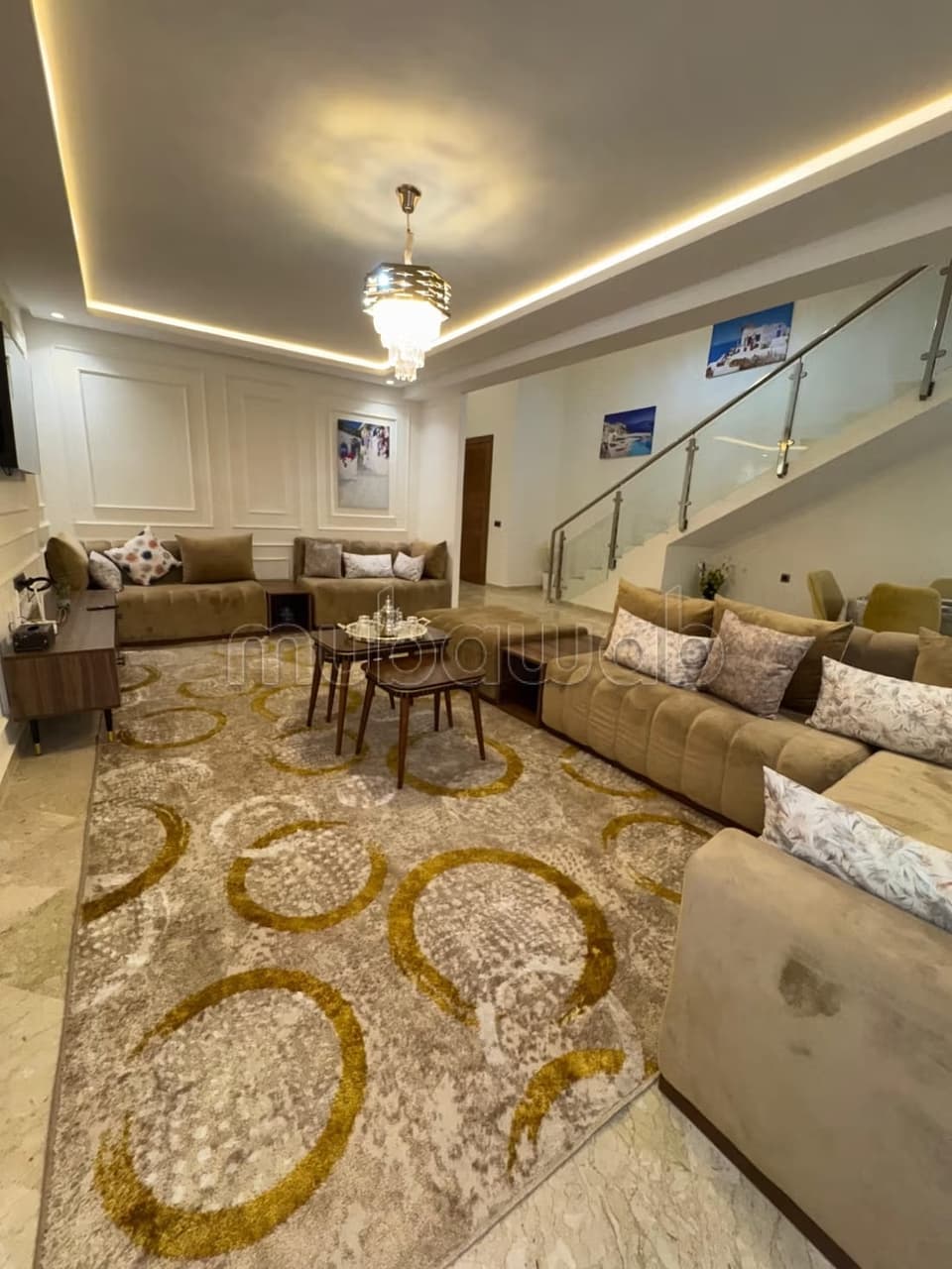 Huur dit appartement in Les Hôpitaux. 1 Kamer. Gemeubileerd