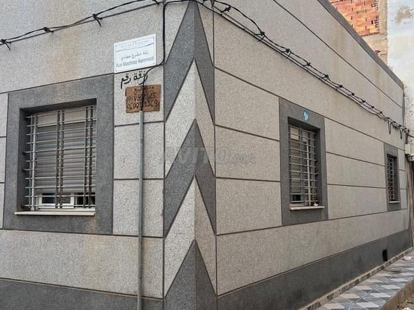 Huis in goede staat met 2 gevels Nador Isban