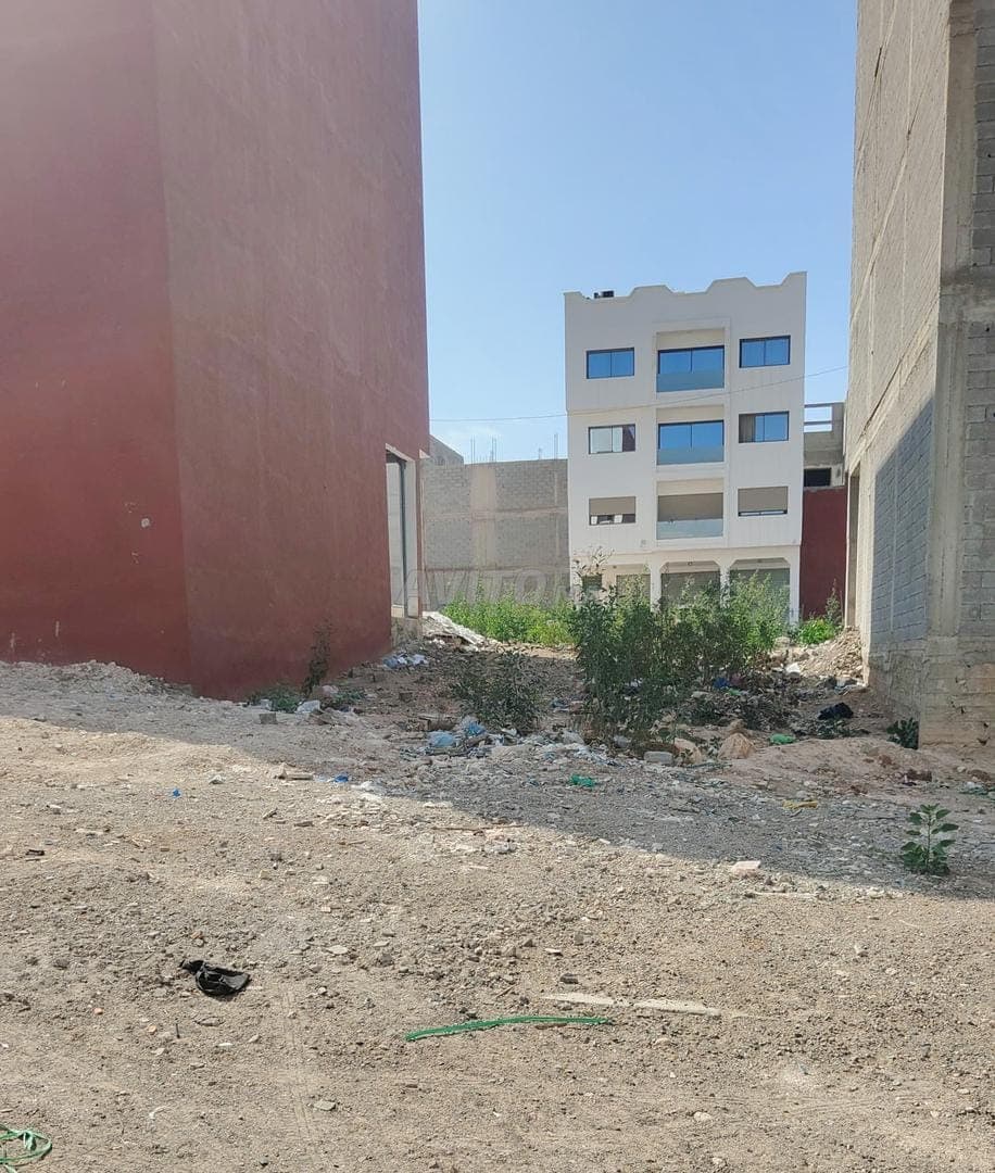 أرض تجارية BA R2 مساحتها 110 م²