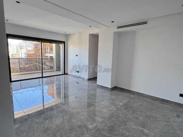 استوديو فاخر مع شرفة رائعة