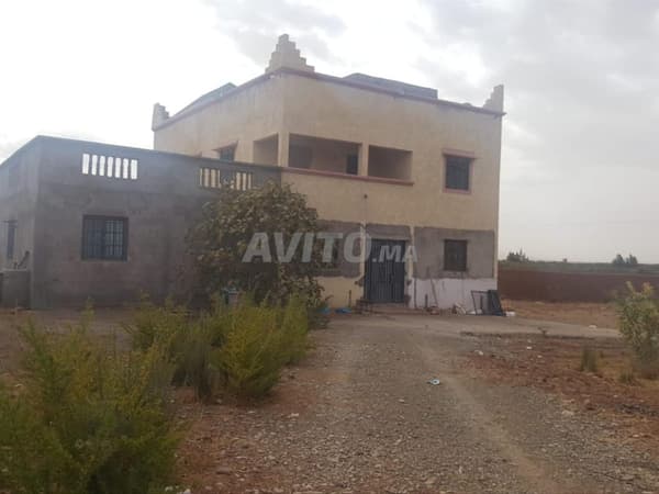 Ferme titrée à vendre, superficie 1 hectare et 300 m²