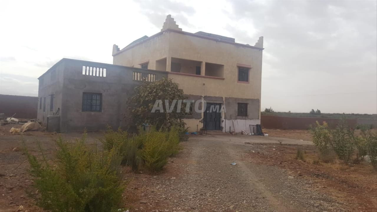 Ferme titrée à vendre, superficie 1 hectare et 300 m²
