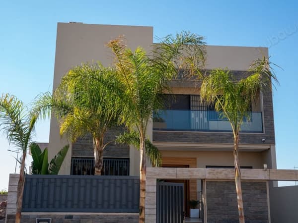 Villa Meublée avec Piscine à Vendre – Chrifia