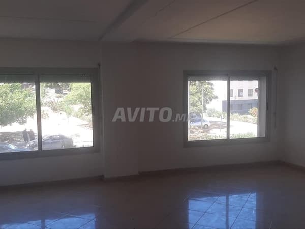KANTOOR 42 M TE HUUR